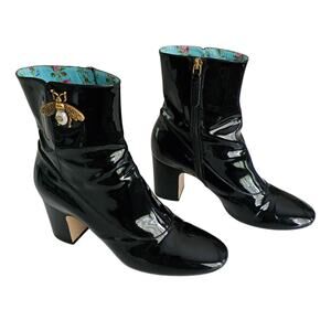 Gucci Lois Bee Block Heel Ankle Short Boot Size 38 US 8 Patent Black Leather